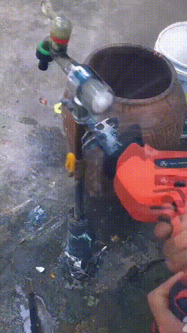 金属水管.gif
